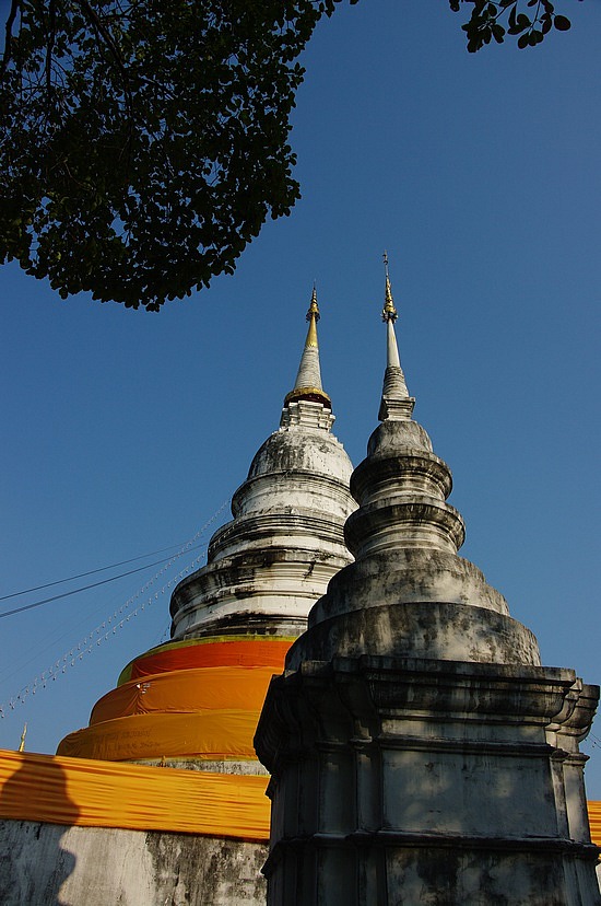 Stupa mit Wasserseilbahn