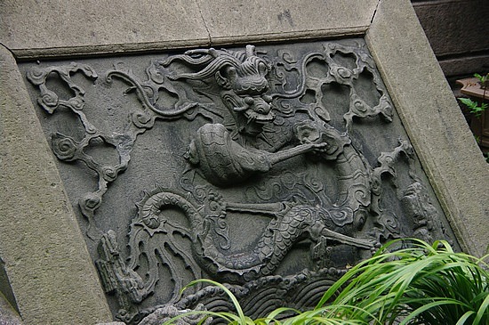 Drachen und Pavillions im Yu Yuan Park